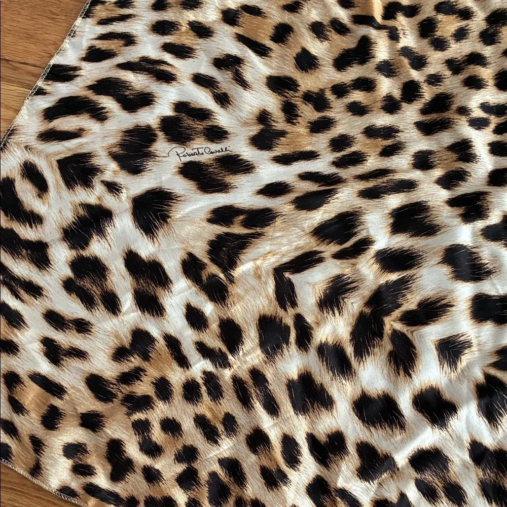Authentic Roberto Cavalli Silk Leopard Print Square Scarf Signature